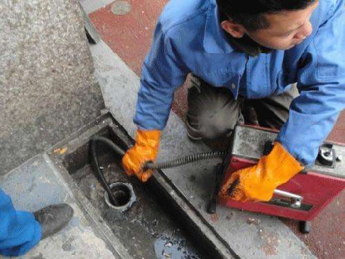 四更镇疏通下水道