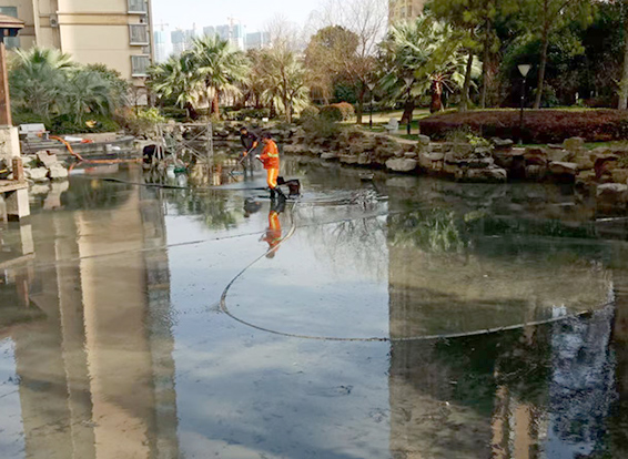 四更镇景观池淤泥清理