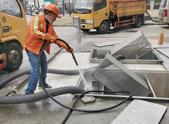 四更镇隔油池清理